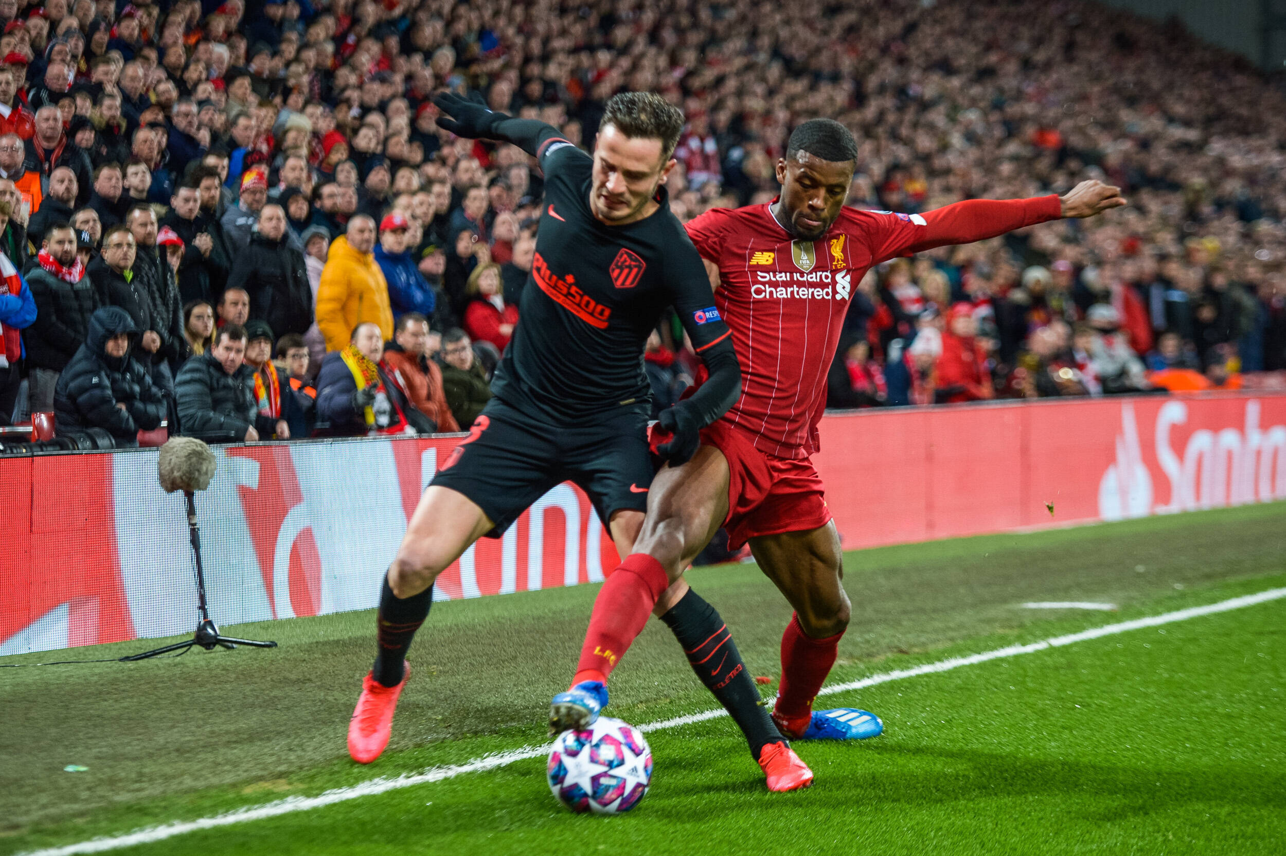 巴黎圣日耳曼训练开放日，窗口期迎来里程碑引观众欢呼，英超在即，球队文化被再次提及的简单介绍